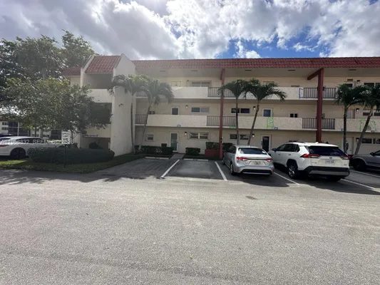 Property Slideshow image 2 of 33 | 8960 s hollybrook blvd 109, Pembroke Pines, FL, 33025