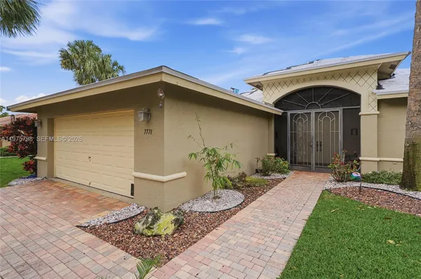 Property Slideshow image 3 of 53 | 7771 via grande, Boynton Beach, FL, 33437