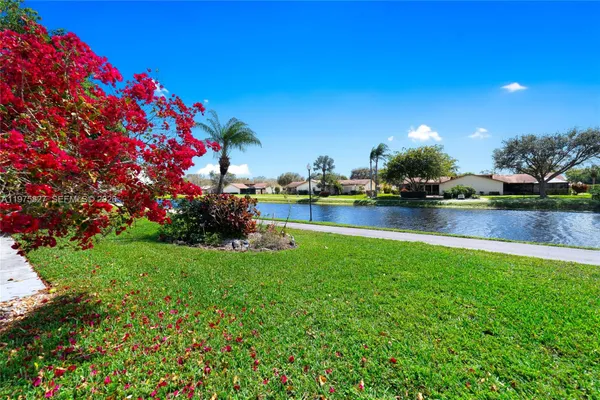 Property Slideshow image 2 of 52 | 3010 nw 12th st d, Delray Beach, FL, 33445
