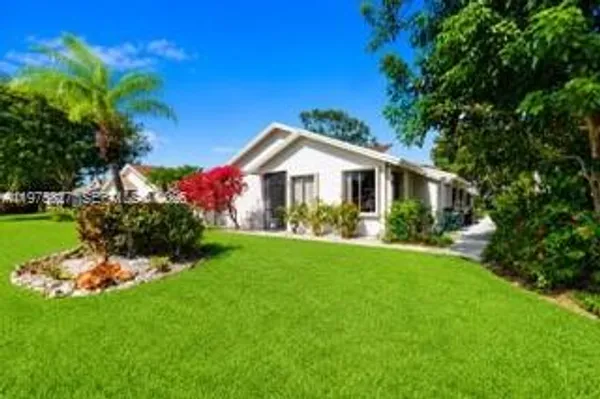 Property Slideshow image 3 of 52 | 3010 nw 12th st d, Delray Beach, FL, 33445
