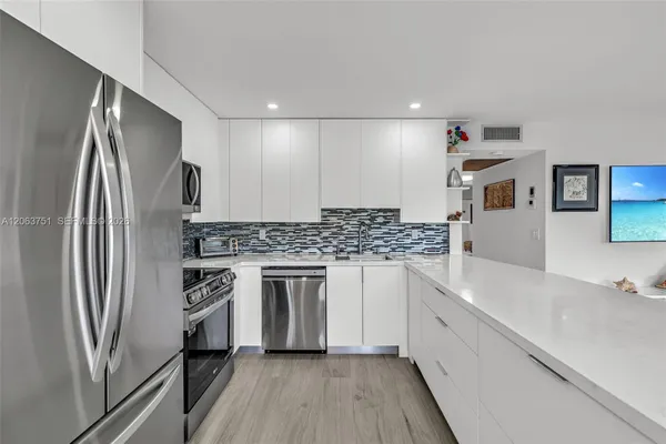 Property Slideshow image 3 of 36 | 2109 oakridge v 2109, Deerfield Beach, FL, 33442