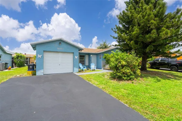 Property Slideshow image 2 of 38 | 7235 pine bluff dr, Lake Worth, FL, 33467