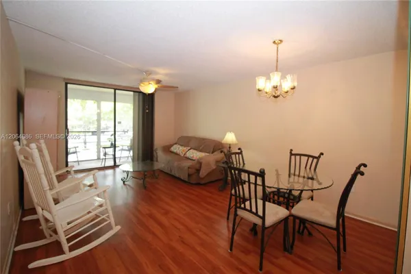 Property Slideshow image 3 of 41 | 900 colony point cir 216, Pembroke Pines, FL, 33026