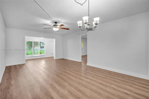 Property Slideshow image 3 of 27 | 301 nw 76th ave 102, Margate, FL, 33063