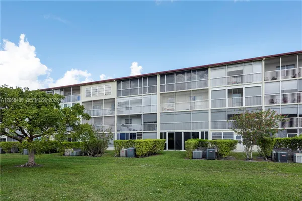 Property Slideshow image 2 of 21 | 13250 sw 7th ct 412l, Pembroke Pines, FL, 33027