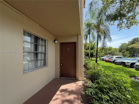 Property Slideshow image 2 of 38 | 801 sw 133rd ter 118k, Pembroke Pines, FL, 33027