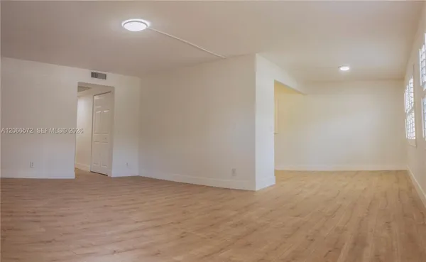 Property Slideshow image 3 of 38 | 801 sw 133rd ter 118k, Pembroke Pines, FL, 33027