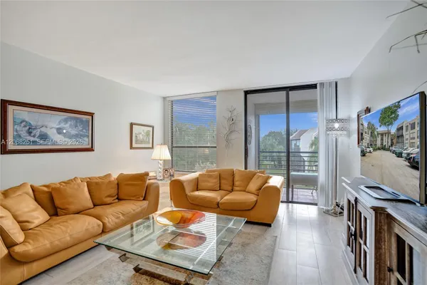 Property Slideshow image 3 of 48 | 6301 n university dr 302, Tamarac, FL, 33321
