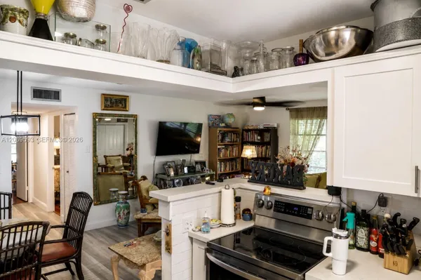 Property Slideshow image 2 of 51 | 5050 nw 3rd ct d, Delray Beach, FL, 33445