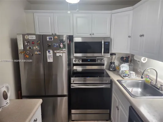 Property Slideshow image 2 of 31 | 2114 e cambridge e 2114, Deerfield Beach, FL, 33442