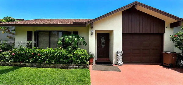 Property Slideshow image 2 of 15 | 1534 sw 22nd way, Deerfield Beach, FL, 33442