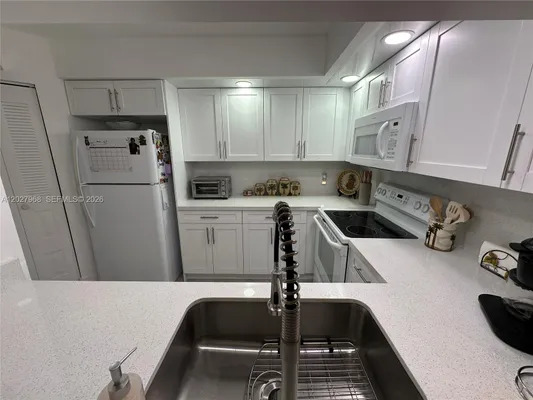 Property Slideshow image 3 of 31 | 12650 sw 6th st 412k, Pembroke Pines, FL, 33027