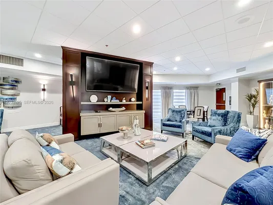 Property Slideshow image 3 of 49 | 5591 royal lake cir, Boynton Beach, FL, 33437