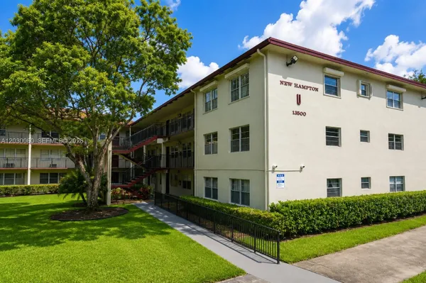 Property Slideshow image 2 of 23 | 13500 sw 1st st 114u, Pembroke Pines, FL, 33027