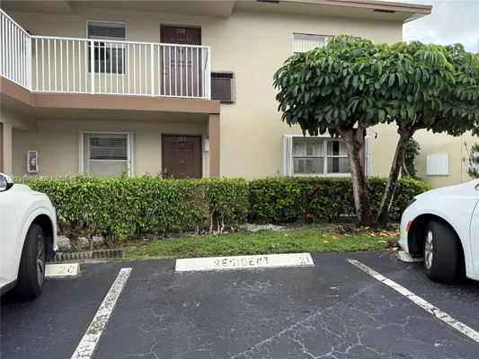 Property Slideshow image 2 of 12 | 600 nw 77th ave 108, Margate, FL, 33063