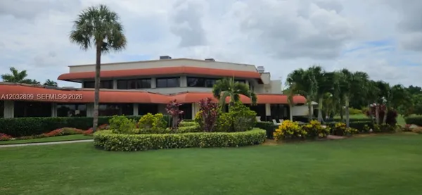 Property Slideshow image 2 of 35 | 9823 s hollybrook lake dr 310, Pembroke Pines, FL, 33025