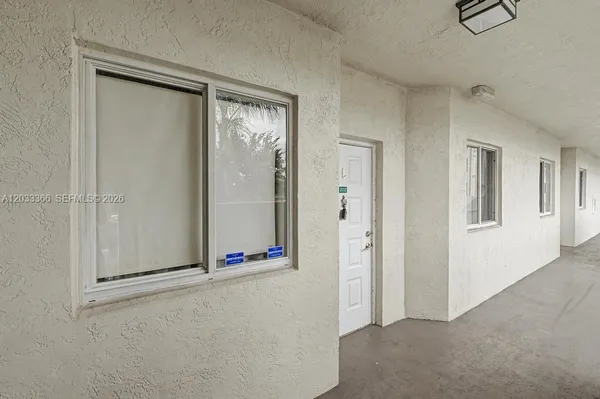 Property Slideshow image 3 of 46 | 7727 southampton ter 202, Tamarac, FL, 33321