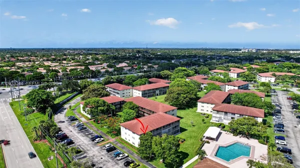 Property Slideshow image 2 of 50 | 151 sw 135th ter 314t, Pembroke Pines, FL, 33027