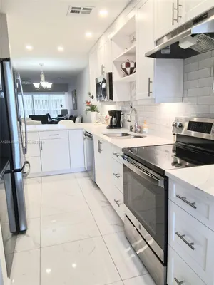 Property Slideshow image 3 of 37 | 1150 boxwood dr 101, Delray Beach, FL, 33445