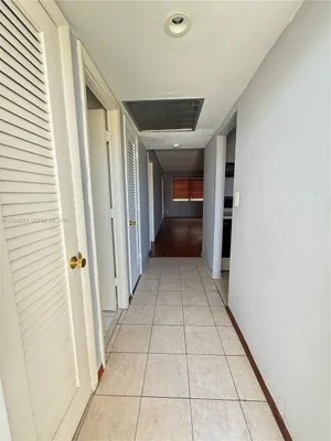 Property Slideshow image 2 of 16 | 2200 park ln 105, Hollywood, FL, 33021
