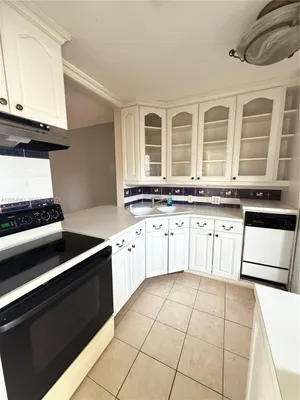 Property Slideshow image 3 of 16 | 2200 park ln 105, Hollywood, FL, 33021