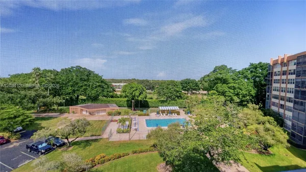 Property Slideshow image 2 of 30 | 1300 saint charles pl 620, Pembroke Pines, FL, 33026