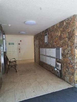 Property Slideshow image 2 of 19 | 1024 se 3rd ave 304, Dania Beach, FL, 33004