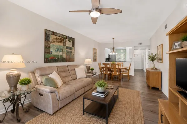Property Slideshow image 3 of 90 | 7715 yardley dr 212, Tamarac, FL, 33321