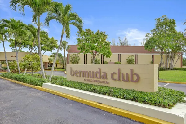 Property Slideshow image 2 of 38 | 5961 nw 61st ave 310, Tamarac, FL, 33319