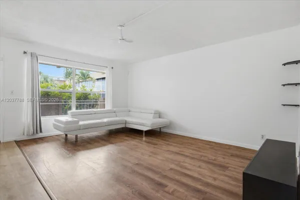 Property Slideshow image 3 of 22 | 3071 nw 47th ter 227, Lauderdale Lakes, FL, 33313