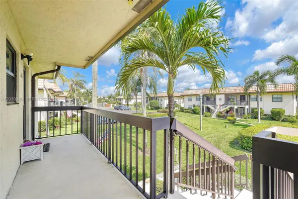 Property Slideshow image 2 of 37 | 7142 golf colony ct 206, Lake Worth, FL, 33467