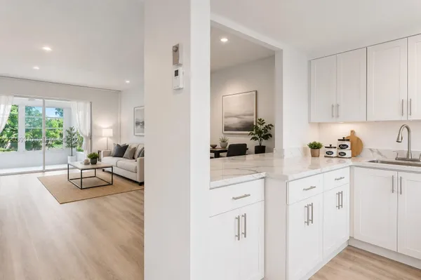 Property Slideshow image 2 of 10 | 7605 nw 5th pl 103, Margate, FL, 33063