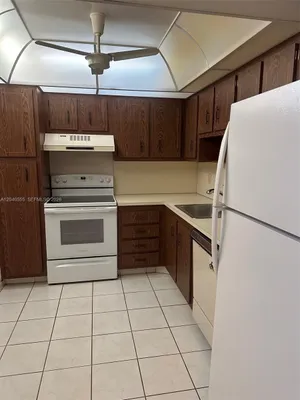 Property Slideshow image 3 of 10 | 900 saint charles pl 407, Pembroke Pines, FL, 33026