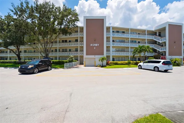 Property Slideshow image 2 of 31 | 4001 ashby c 4001, Deerfield Beach, FL, 33442