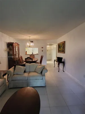 Property Slideshow image 2 of 13 | 900 colony point cir 107, Pembroke Pines, FL, 33026