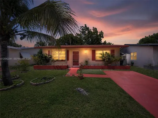 Property Slideshow image 3 of 22 | 4717 nw 50th st, Tamarac, FL, 33319