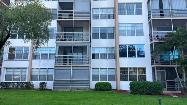 Property Slideshow image 3 of 30 | 1300 saint charles pl 202, Pembroke Pines, FL, 33026