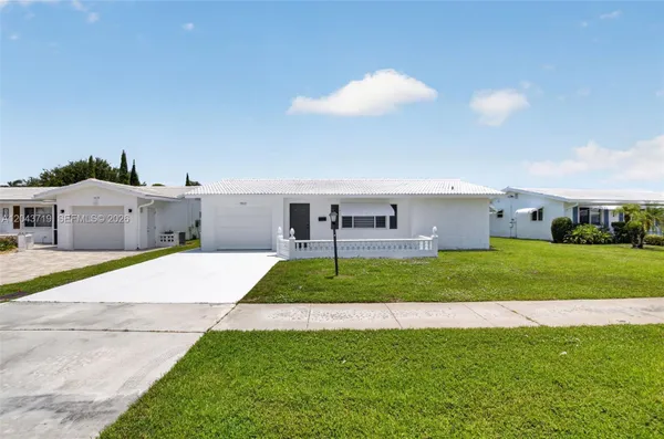 Property Slideshow image 2 of 70 | 1502 sw 17th ave, Boynton Beach, FL, 33426