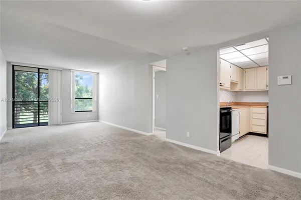 Property Slideshow image 3 of 18 | 7850 w mcnab rd 210, Tamarac, FL, 33321