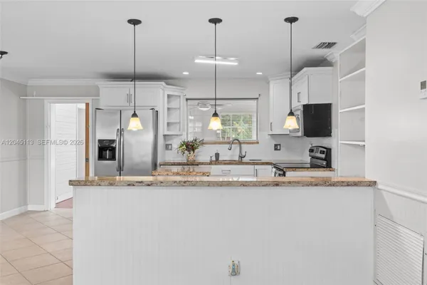 Property Slideshow image 2 of 34 | 795 nw 73rd ave, Margate, FL, 33063
