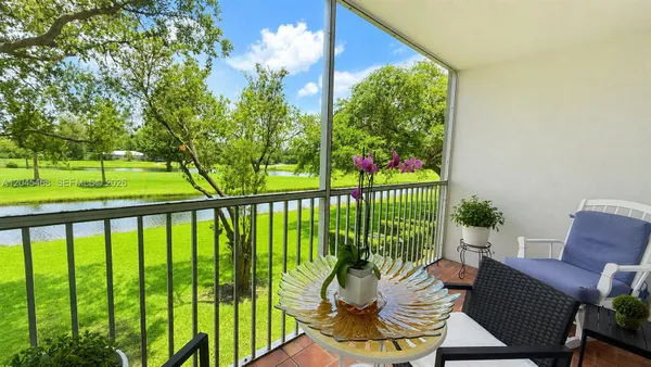 Property Slideshow image 3 of 31 | 1151 sw 128th ter 206d, Pembroke Pines, FL, 33027