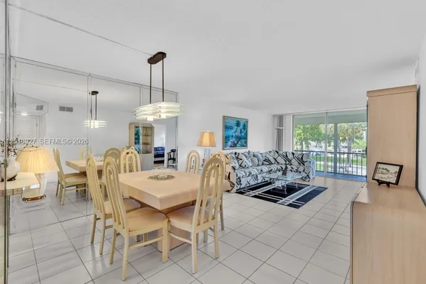 Property Slideshow image 3 of 27 | 671 s hollybrook dr 209, Pembroke Pines, FL, 33025