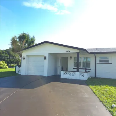 Property Slideshow image 2 of 23 | 4404 nw 46th way, Tamarac, FL, 33319
