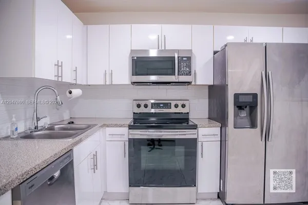 Property Slideshow image 3 of 5 | 2861 nw 47th ter 201a, Lauderdale Lakes, FL, 33313