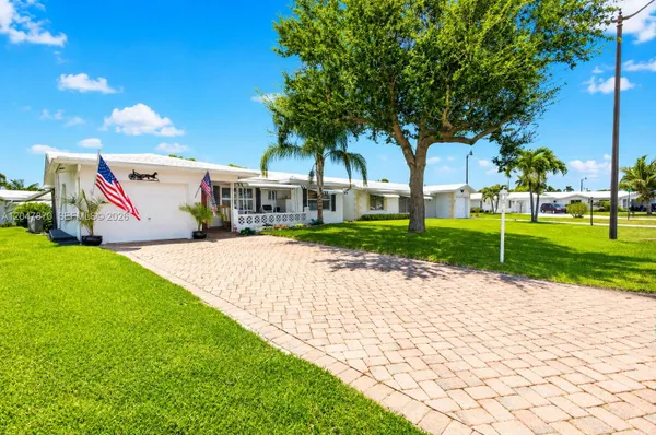Property Slideshow image 2 of 36 | 220 s golf blvd, Pompano Beach, FL, 33064