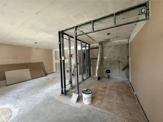Property Slideshow image 2 of 32 | 101 sw 132nd way 112j, Pembroke Pines, FL, 33027