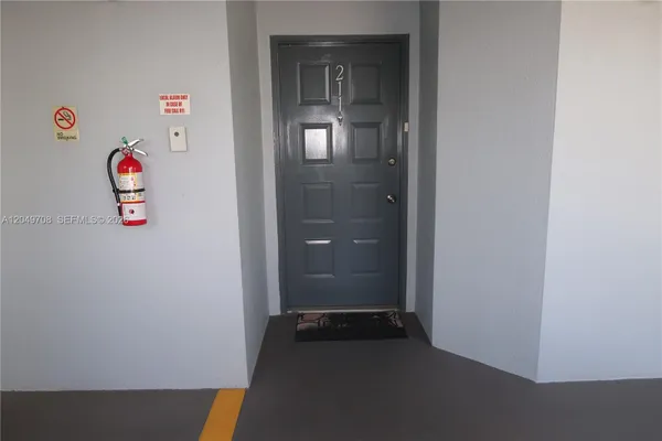Property Slideshow image 3 of 40 | 1401 sw 128th ter 211h, Pembroke Pines, FL, 33027