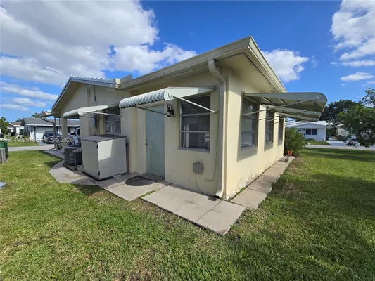 Property Slideshow image 3 of 4 | 4805 nw 45th ave, Tamarac, FL, 33319