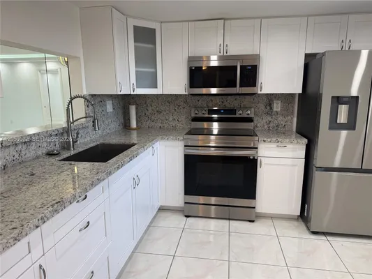 Property Slideshow image 2 of 57 | 1101 colony point cir 102, Pembroke Pines, FL, 33026