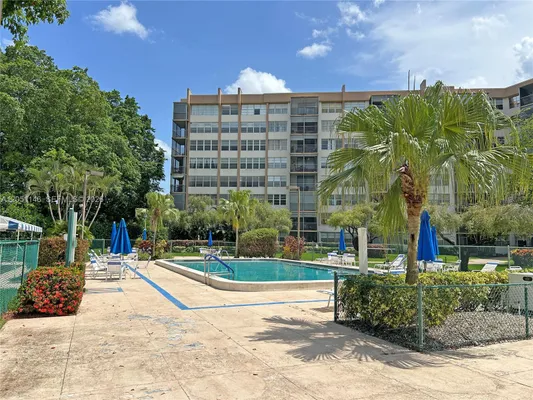 Property Slideshow image 2 of 28 | 1400 saint charles pl 217, Pembroke Pines, FL, 33026